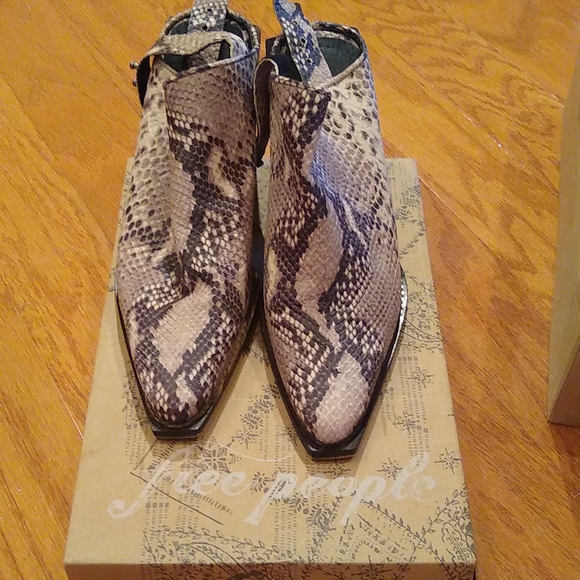 Free People python mule - Picture 6 of 10